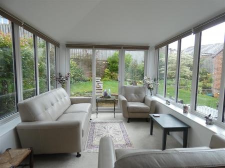 15 Ash Tree Drive - Garden rom.JPG