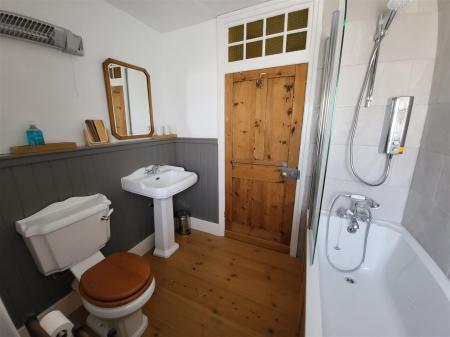 Bathroom.jpg