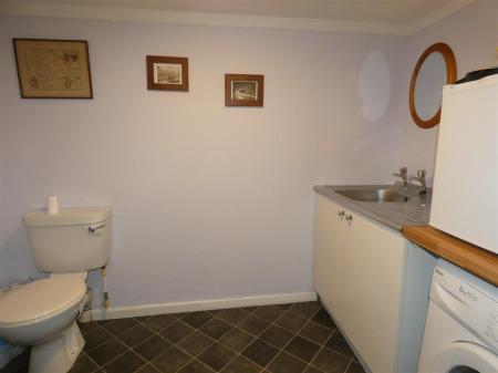 Greystones - utility wc.JPG