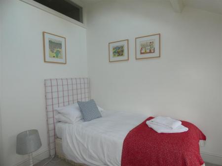 Gilling Lodge - Bed2.JPG