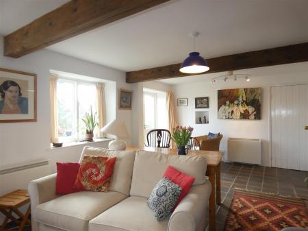 East Brocca Bank - living.JPG