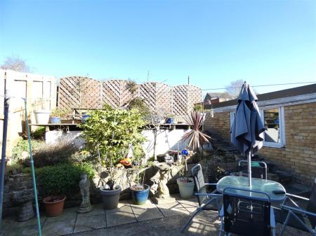 19 Moorside - Garden lower level.JPG