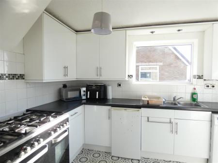 19 Moorside Road - kitchen.JPG