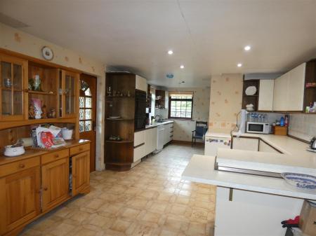 The Old Blacksmiths Shop - kitchen.JPG