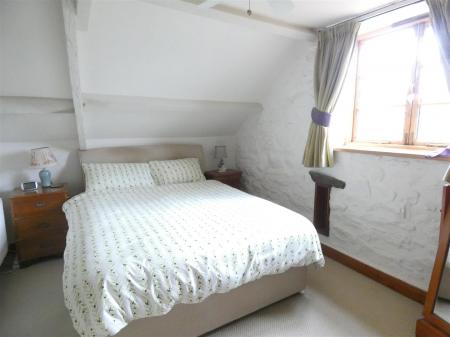 3 Dalton Heights - Bed1.JPG
