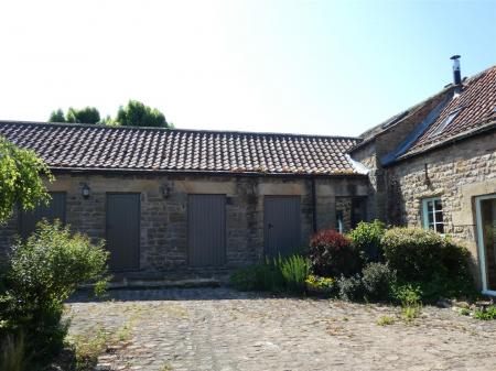 3 Dalton Heights - courtyard.JPG