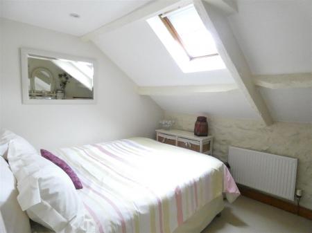 3 Dalton Heights - Bed2.JPG
