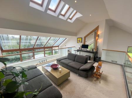 Mezzanine Floor Livi