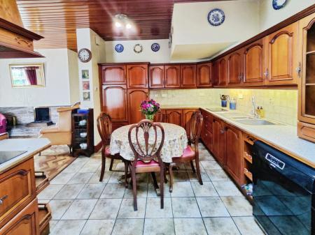 b5e84579-IMG_2025053