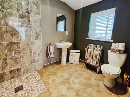 ef9bf927-IMG_2025091