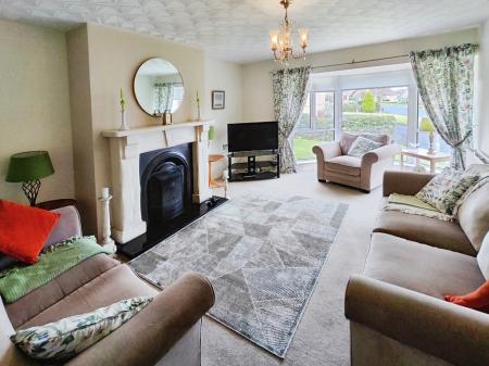 2b1de0b9-IMG_2026033