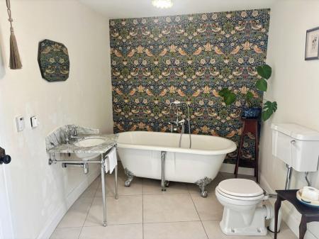 6ef19f98-Bathroom 20