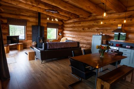 SALIX LOUNGE