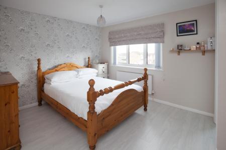 Master Bedroom_37LP
