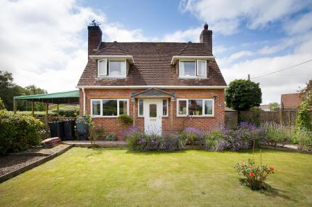 21 Orchard Close_Front Aspect (1)