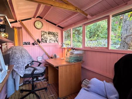 20 Yeatmans Close_Garden Office (1)