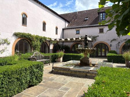 14 Motcombe Grange_Garden