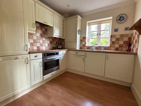 14 Motcombe Grange_Kitchen