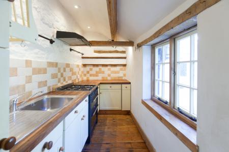 11 Parsons Pool_Kitchen
