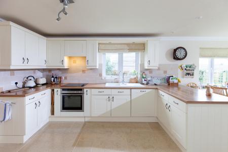 Kitchen / Breakfast Room