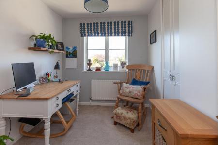 Bedroom / Office