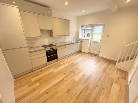 Kitchen Image 2