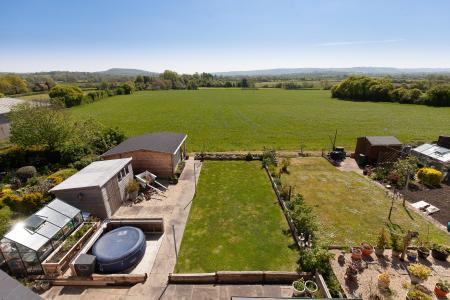 6 Hillside_Views
