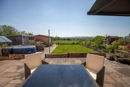 6 Hillside_Garden