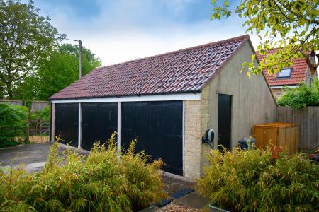 Yew House_Garage