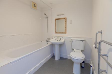 2/3 Hays Park_Bathroom