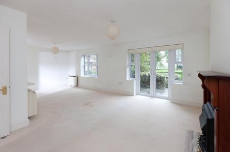 2/3 Hays Park_Sitting Room (2)