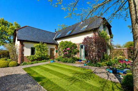 Elcombe Barn_Side Aspect