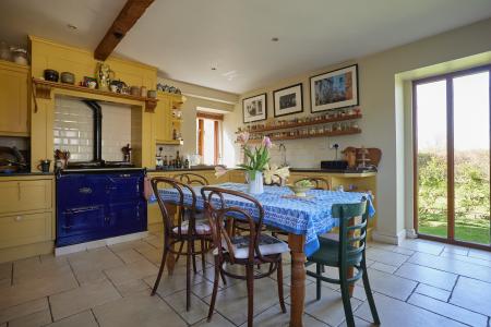 Elcombe Barn_Kitchen