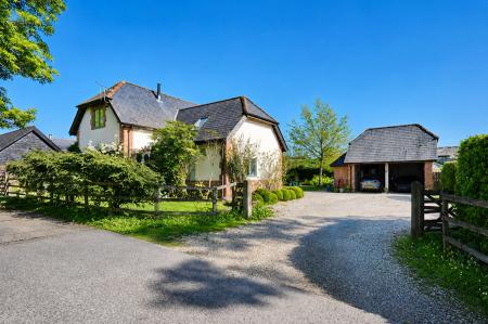 Elcombe Barn_Front Aspect