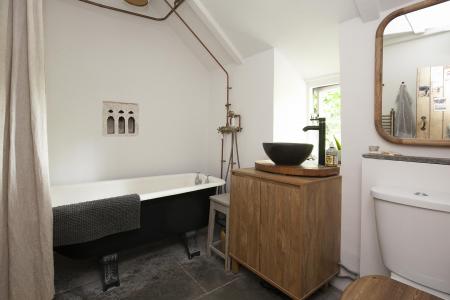 6CW_Bathroom