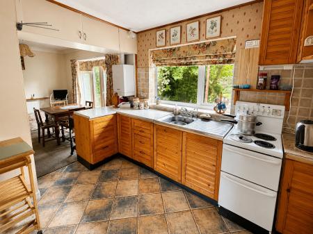 Kitchen_8PMG