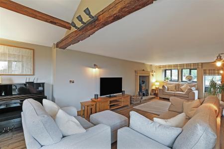 Lower Birks Barn.04.Photoneg.co.uk.jpg