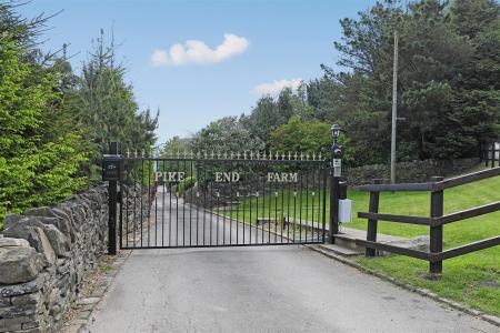 Pike End Fram.02.Photoneg.co.uk.jpg