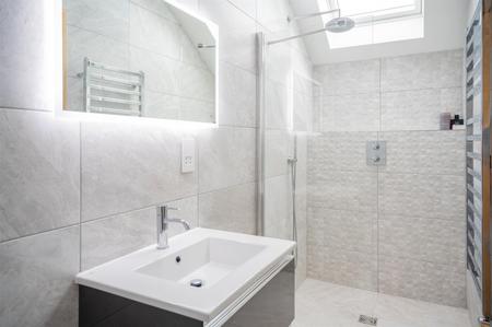 Bed 3 Ensuite, 02