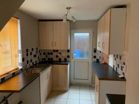 21 neptune  kitchen.jpg