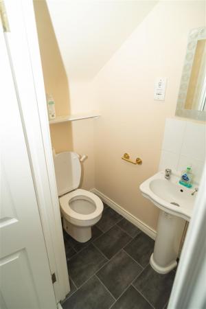 Commercial building-Checkpointimages-19-02-2026-00