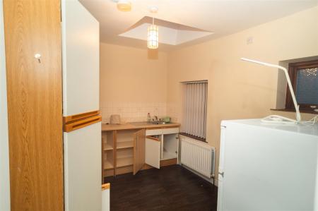 Commercial building-Checkpointimages-19-02-2026-00