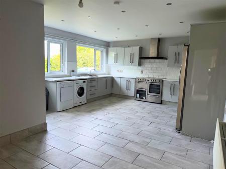 Kitchen/ Dining