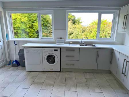 Kitchen/ Dining