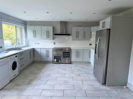 Kitchen/ Dining