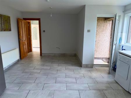 Kitchen/ Dining