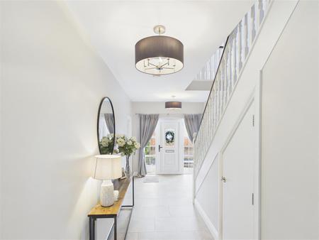 CAM03697G0-PR0037-STILL024.jpg