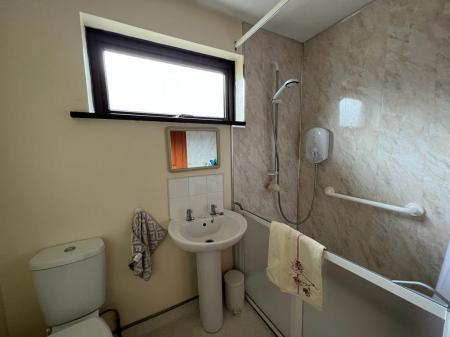 WET ROOM 9 EGLINTON TERRACE .jpg