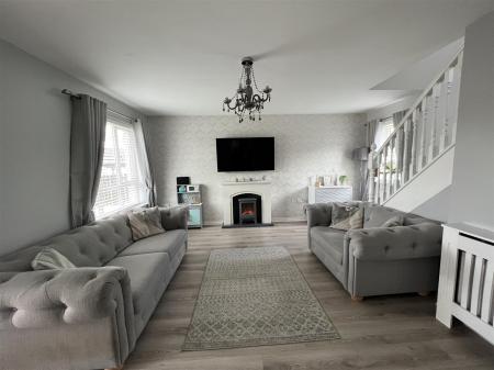 78 the old fort lounge.jpg