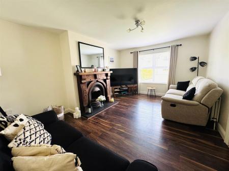 41 DUNNALONG LOUNGE 3.jpg